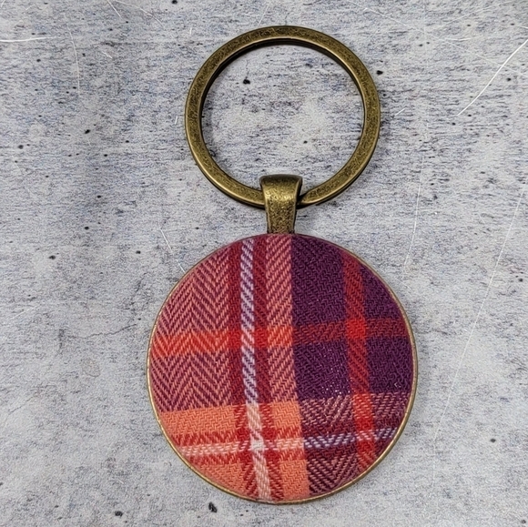 New Handmade | Peach Purple Plaid Fabric Button Keychain - Picture 1 of 2